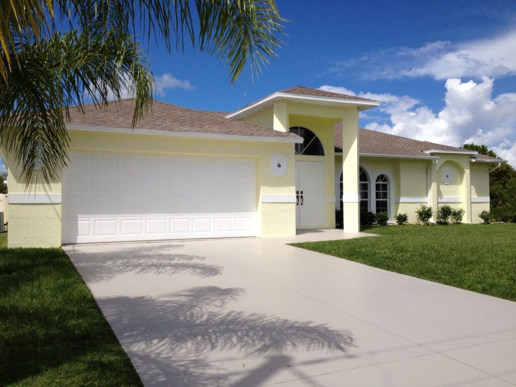How Much to Paint 2000 Sq Ft House Exterior